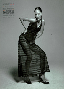 Ritratti_Comte_Vogue_Italia_March_1994_09.thumb.png.b414f6ab1bb4dfa7df4ff1f578cb527b.png