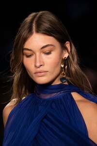 alberta-ferretti-clp-rs20-2734.thumb.jpg.0fc5e8929f301a4d9bab5725bb29121d.jpg