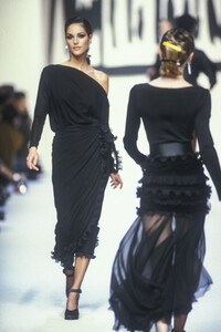 angelo-tarlazzi-fw-1992-4.thumb.jpg.4d5a227f40640519d48e54c140d9204e.jpg