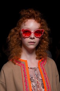 anna-sui-bks-g-rs20-0069.thumb.jpg.528f5b8af4dfe6837b77fd4fce876808.jpg