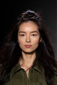 anna-sui-clp-rs20-2484.thumb.jpg.7328ecd2bb50ab8ce4a284dc8e3dc529.jpg