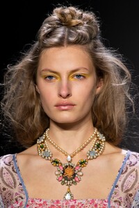 anna-sui-clp-rs20-2883.thumb.jpg.8169f69781565c063c6501ae3b679296.jpg
