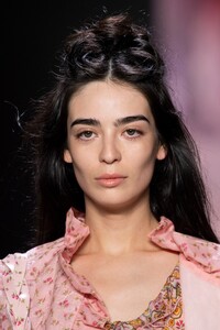 anna-sui-clp-rs20-3237.thumb.jpg.46765613953df0bbd45a1b274f879e2d.jpg