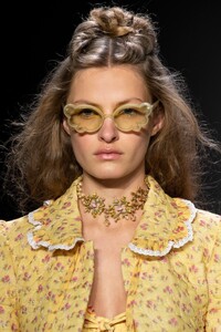 anna-sui-clp-rs20-3450.thumb.jpg.575e1674bc633cfe9c5b637e83f9576f.jpg