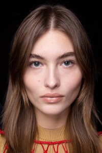 backstage-defile-off-white-printemps-ete-2020-paris-coulisses-154.thumb.jpg.5d6ab149b82a0a90390d66e2d9fc7185.jpg