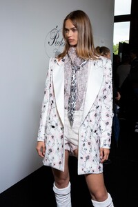 backstage-defile-redemption-printemps-ete-2020-paris-coulisses-106.thumb.jpg.173cc397c62513bbe7aff8a93c1cc4e8.jpg