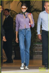 bella-hadid-gigi-kaia-gerber-fashion-mtgs-milan-04.jpg