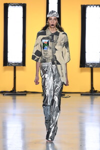 bfa-dirtypineapple-ss20-look2-de1a3e.thumb.jpg.63db6b967094f75b02a71af704e3e2a3.jpg