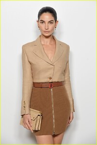 burberry-fashion-show-17.thumb.jpg.d513c709e85860947846e9bfaea09906.jpg