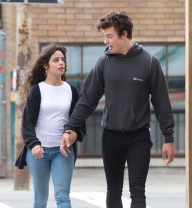 camila-cabello-and-shawn-mendes-out-in-toronto-09-04-2019-3.jpg