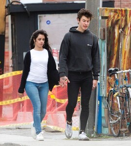 camila-cabello-and-shawn-mendes-out-in-toronto-09-04-2019-4.jpg