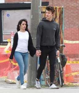 camila-cabello-and-shawn-mendes-out-in-toronto-09-04-2019-6.jpg