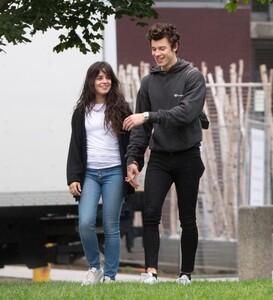 camila-cabello-and-shawn-mendes-out-in-toronto-09-04-2019-7.jpg