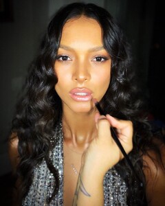 cgonzalezbeauty_69583519_419187615390238_3604277578807276492_n.jpg