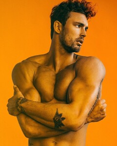 christianhogue_69995561_428983727732552_3305980341775327031_n.jpg