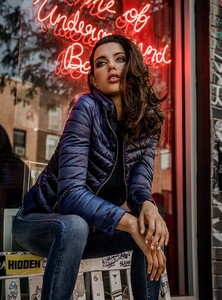 collection-fw19-20-2-02.thumb.jpg.0d1d80bdd46becfa0926c91beaee1f7f.jpg