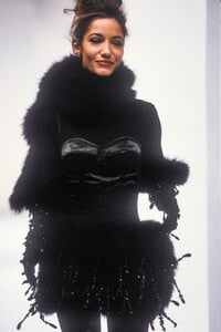 dolce-gabbana-fw-1991-1.thumb.jpg.65bca6fa94ffe5a2eab7a5eaf809d706.jpg