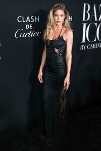 doutzen-kroes-attends-the-2019-harpers-bazaar-icons-party-at-the-plaza-hotel-in-new-york-city-060919_11.jpg