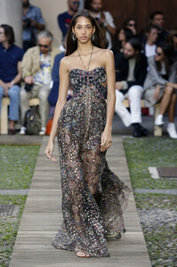 etro_rtw_spring_2020_ars_042.thumb.jpg.3bc48f937086095de065f21d05345d10.jpg