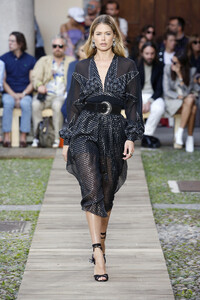 etro_rtw_spring_2020_ars_049.thumb.jpg.2025e0d61d4590d4436f158b077a9c94.jpg