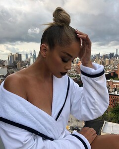 golden_barbie_67520902_172866923756851_4066681445138987729_n.jpg