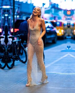 golden_barbie_68951557_241854236780131_4615787158617900480_n.jpg