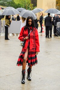 hbz-street-style-ss2020-paris-day1-13-1569443299.thumb.jpg.c0d0ba6ec4cb56b4b0e57cb69e49dcb1.jpg