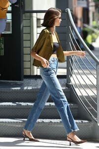 kaia-gerber-street-style-09-03-2019-10.jpg