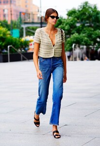 kaia-gerber-street-style-out-in-nyc-09-04-2019-11.jpg