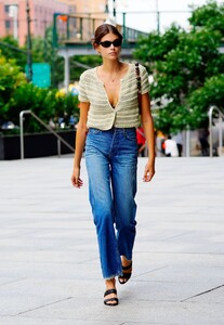 kaia-gerber-street-style-out-in-nyc-09-04-2019-5.jpg