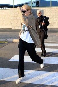 kendall-jenner-arriving-in-milan-for-fashion-week-09-17-2019-2.jpg