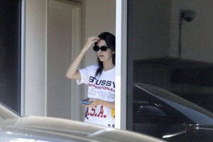 kendall-jenner-takes-her-ferrari-in-for-a-service-in-beverly-hills-09-03-2019-0.jpg