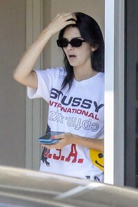 kendall-jenner-takes-her-ferrari-in-for-a-service-in-beverly-hills-09-03-2019-5.jpg