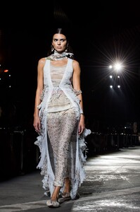 kendall-jenner-walks-missoni-show-in-milan-09-21-2019-1.jpg