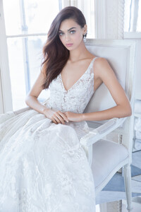 lazaro-bridal-spring-2018-style-3812_14.jpg