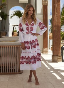 lela-white-red-long-kaftan-2020-lifestyle.jpg