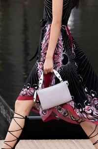 longchamp-clpi-rs20-0550.thumb.jpg.b1ef03ea5982a0389e9758172e255dc3.jpg
