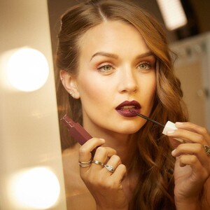 maybelline_70066257_518436318986257_7109556150950934185_n.jpg