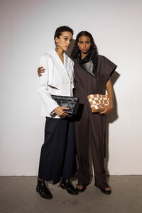 phillip-lim-bks-m-rs20-8868.thumb.jpg.bd68f9079c20fdf278fe4c9e98f178fc.jpg
