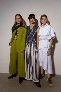 phillip-lim-bks-m-rs20-8958.thumb.jpg.6ba6a47b7274fee7f264445e84fc087d.jpg