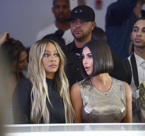 picturepub-kim-kardashian-006.jpg
