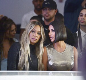 picturepub-kim-kardashian-008.jpg