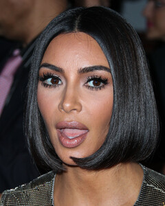 picturepub-kim-kardashian-010.jpg