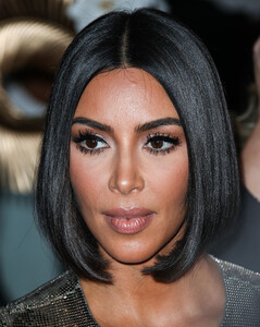picturepub-kim-kardashian-011.jpg