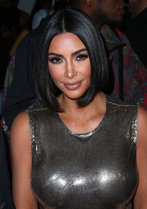 picturepub-kim-kardashian-043.jpg