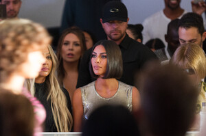 picturepub-kim-kardashian-071.jpg