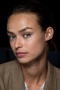 prabal-gurung-bks-g-rs20-9213.thumb.jpg.975597d623041a52bb80374fb11beb14.jpg
