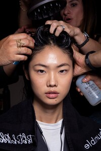 prabal-gurung-bks-g-rs20-9252.thumb.jpg.4ccfc114afb3bd2171846276f69c51ec.jpg