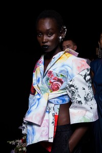 prabal-gurung-bks-g-rs20-9318.thumb.jpg.afea5a4f44ebcde3846b63776878e971.jpg