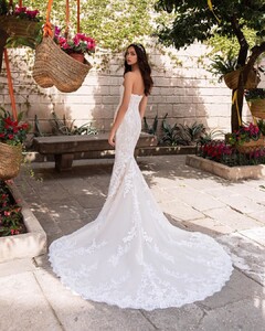 pronovias_67470261_2321292074799962_6156074882248372528_n.jpg